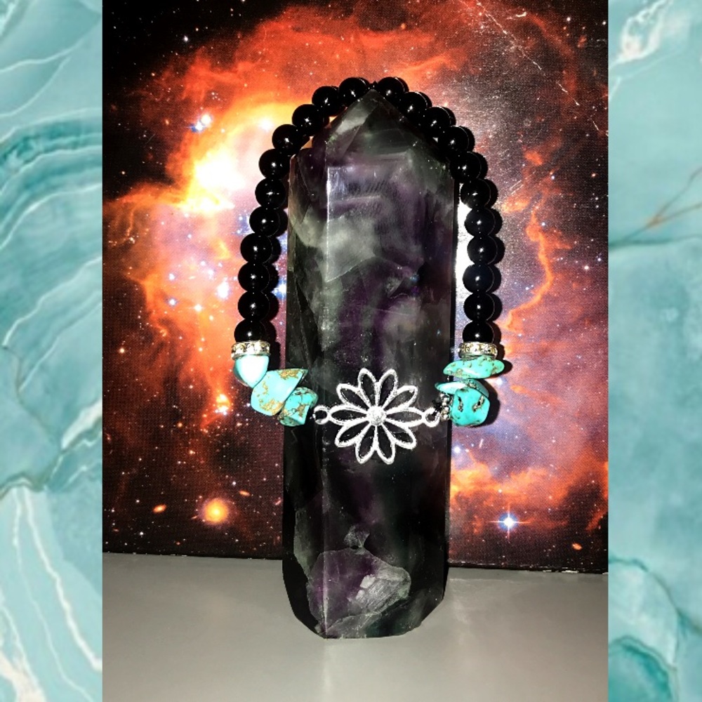 💙 Hand-made Beaded Bracelet